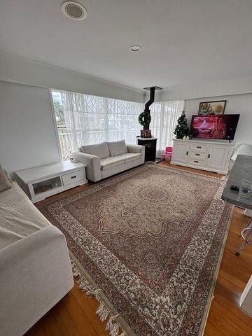 Large Family Home with Storage/Gym besi Green res - Photo 4