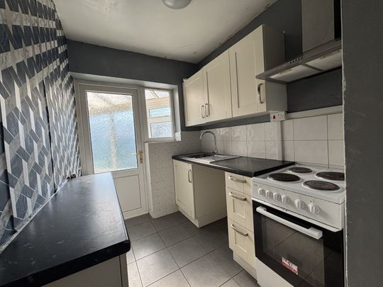 Cherry Tree Avenue, Yew Tree, WS5, Walsall - Photo 1