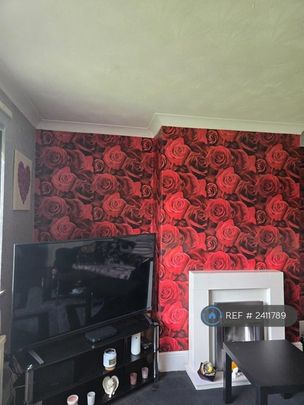 2 bedroom semi-detached house to rent - Photo 1