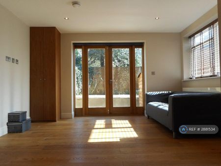1 bedroom flat to rent - Photo 3