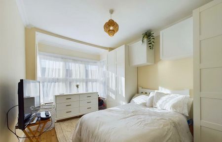 4 Bed Detached House, Salisbury Road, HA1 - Photo 2