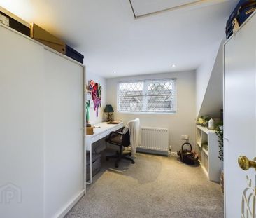 15 Arthur Street, Hillsborough, BT26 6AP - Photo 2