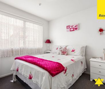 Excellent 1-Bedroom Apartment: Pool Access, Storage & Two Car Parks... - Photo 6