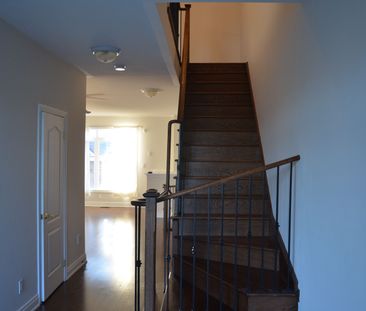 For Lease - 88 Mack Clement Lane, Richmond Hill, Ontario - Photo 3