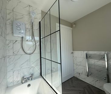 Newly Renovated 2-Bed Terrace in Hoyland – Perfect for Long-Term Let! - Photo 5
