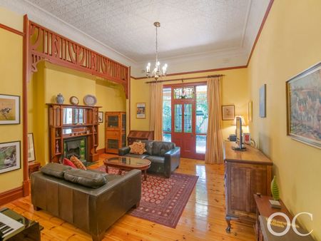 Open the Door to Timeless Elegance - Photo 3