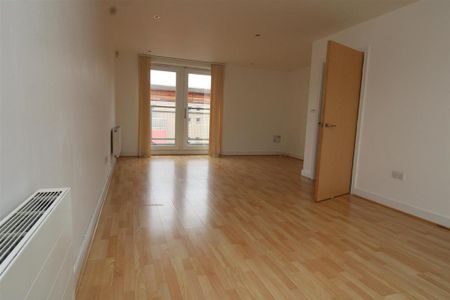 2 bedroom maisonette to rent - Photo 2