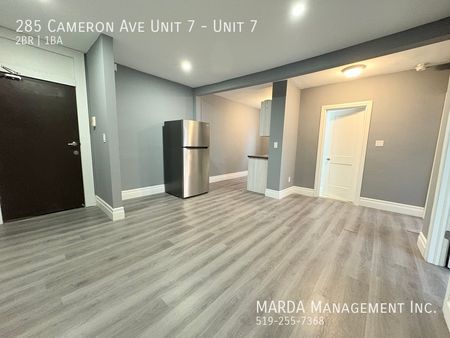 COMPLETELY REMODELLED 2-BEDROOM/1BATH APARTMENT+ HYDRO - Photo 2