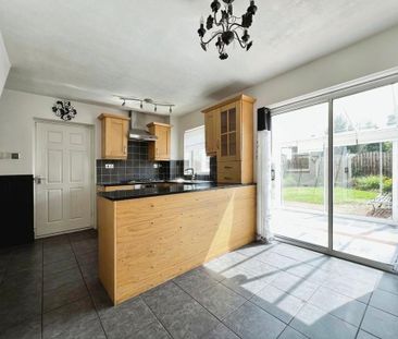 3 bedroom semi-detached house to rent - Photo 4