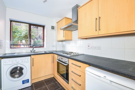 2 bedroom flat to rent - Photo 5