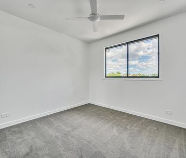 Great home great position - Photo 3