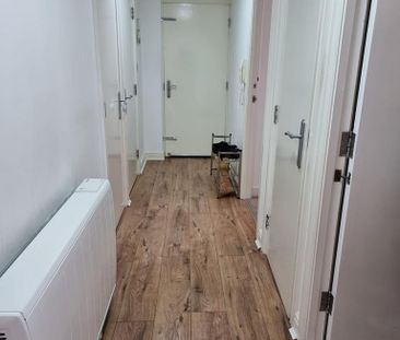 2 bedroom ground floor flat to rent - Photo 2