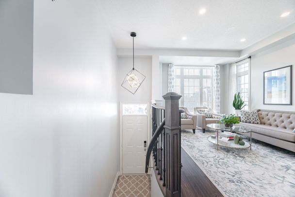 For Lease - 2439 Baronwood Drive, Oakville, Ontario - Photo 1