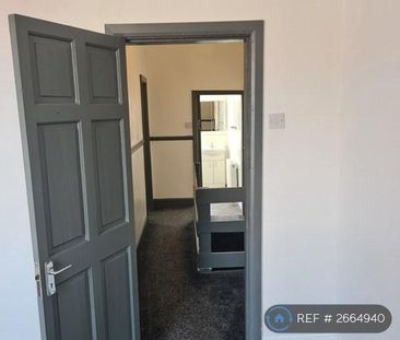 2 bedroom end of terrace house to rent - Photo 6