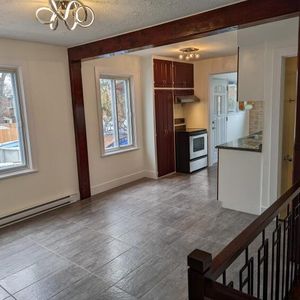 Appartement Sur 2 Niveaux-VieuxAhuntsic! - Photo 2