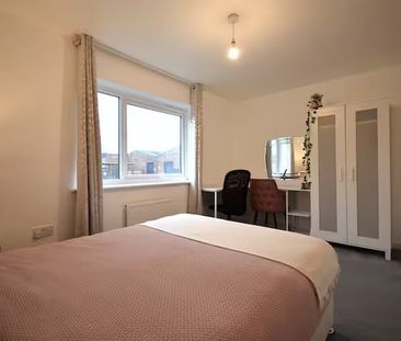 2 Bed Terraced House, Morton Hall Road, M12 - Photo 5