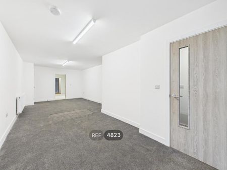 3 bedroom semi-detached house to rent - Photo 2