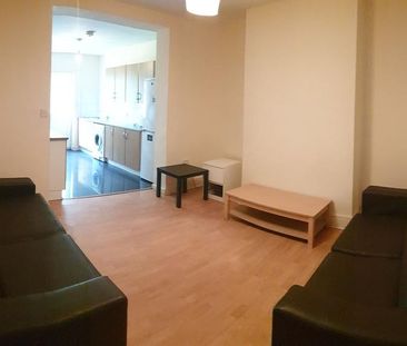 6 bedroom semi-detached house to rent - Photo 1