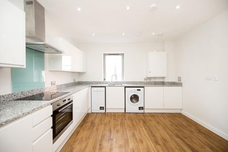 1 bedroom in a flat share to rent - Photo 5