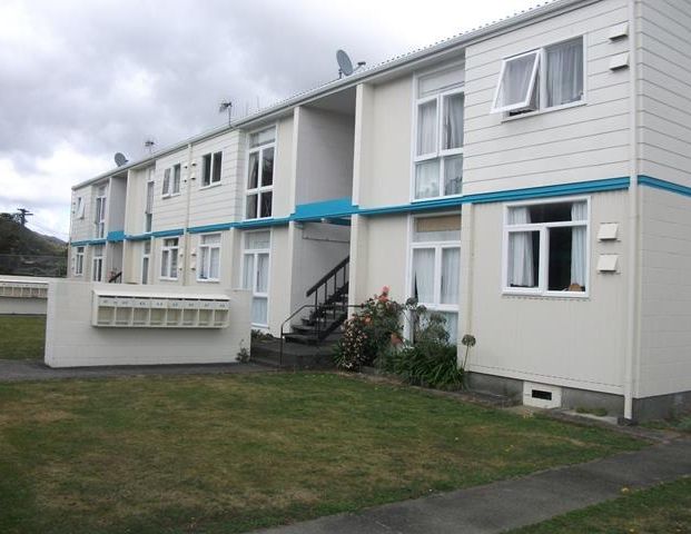 COSY BEDSIT - Photo 1