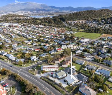 Conveniently Located Family Home - Photo 2