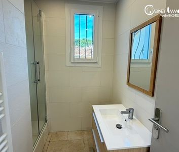 Location Maison 3 pièces 51m² CEYRESTE 13600 - Photo 5
