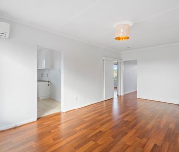 Renovated 2-Bedroom Apartment in Prime Cheltenham Location - Modern... - Photo 4