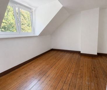 🏡 À LOUER – SPACIEUSE MAISON 5 CHAMBRES AVEC JARDIN 📍 À seulement 60 mètres de l’École européenne de Laeken - Photo 4