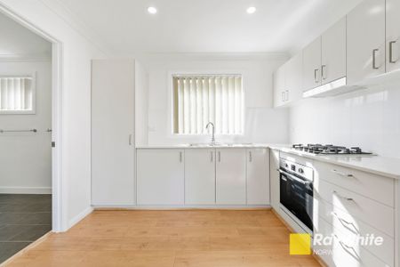 Cozy 2-Bedroom Home in Quiet Glenwood - Photo 2