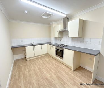 Flat 7, 21 The Rock, Bury, BL9 0JP - Photo 3