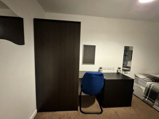 Room in a Shared Flat, Wells Court, CV5 - Photo 1