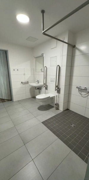 Seniorengerechtes Einzelzimmer in Pflegegemeinschaft ca. 20 m² - Photo 1