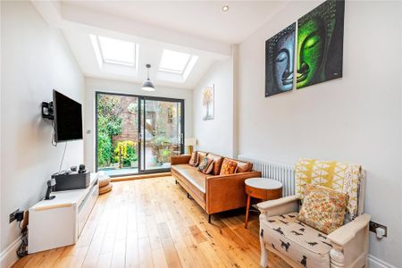 3 bedroom maisonette to rent - Photo 2