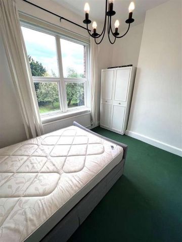 Grosvenor Lodge, High Road, Whetstone, N20 - Photo 3