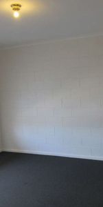 Low Maintenance Living 1km from the Beach! - Photo 4