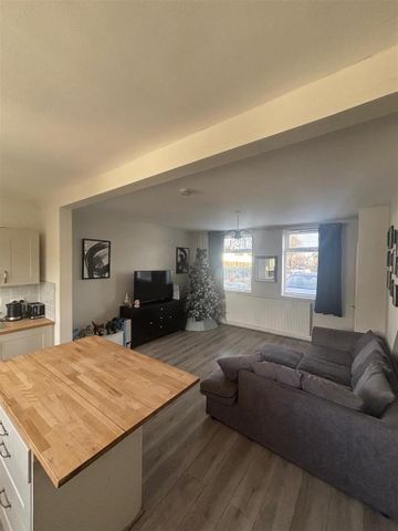 2 bedroom terraced house to rent - Photo 4