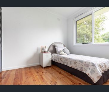 Three-Bedroom Home Close to Everything! - Photo 5