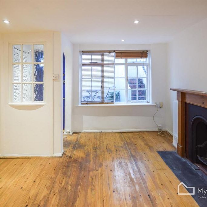 Studio to rent - Photo 1