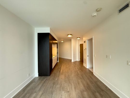 For Lease - 1 Edgewater Drive Unit# 614, Toronto, Ontario - Photo 1