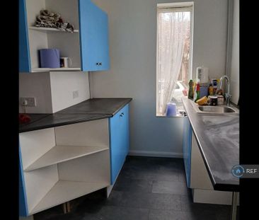 2 bedroom end of terrace house to rent - Photo 4