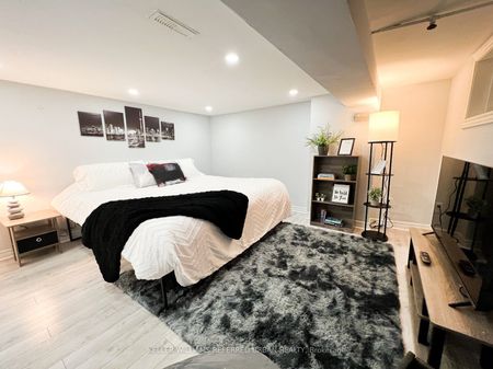 For Lease - 2480 St Clair Avenue, Toronto, Ontario - Photo 3