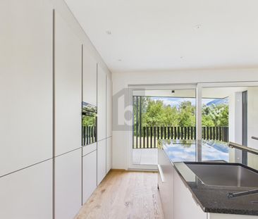 MODERN AND SUN-KISSED - Photo 3