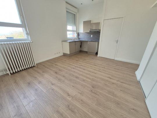 Location Appartement 1 pièce 21m² CAMBRAI 59400 - Photo 1