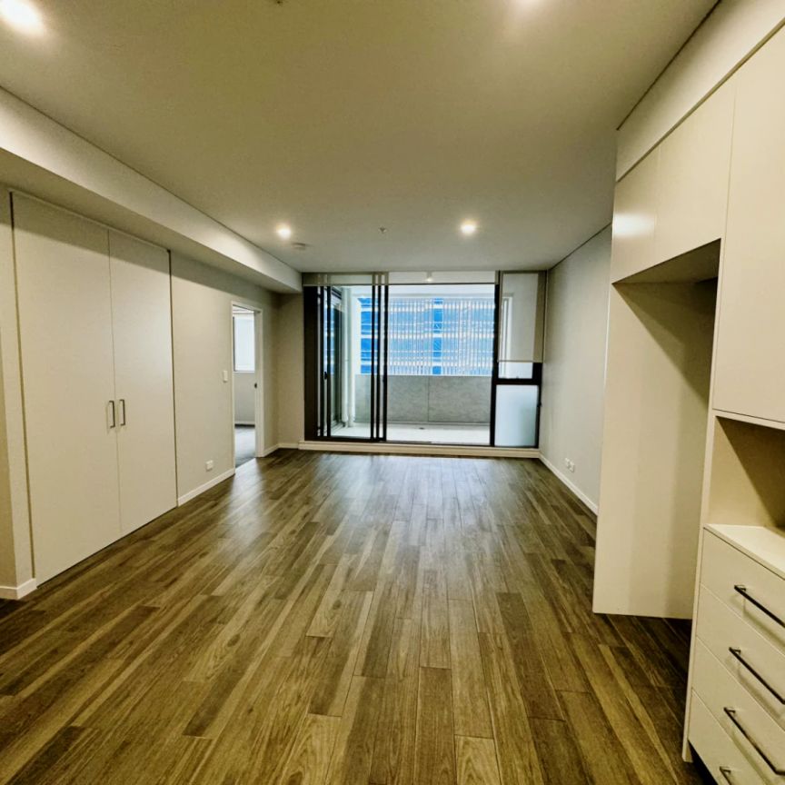 6 Sonny Leonard St, Sydney - Photo 1