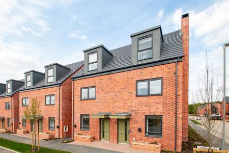 3 bedroom semi-detached house to rent - Photo 2