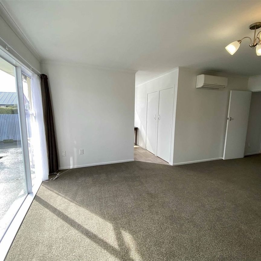 CATCH ME QUICK ON CLIFTON - Photo 1