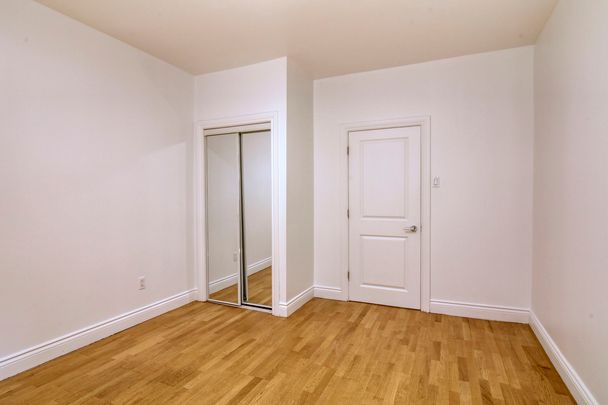 3710 Chemin Queen Mary - Photo 1