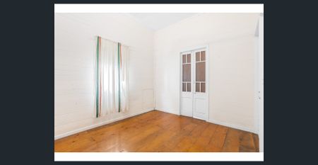 CUTE COZY AND ELEVATED - Photo 5