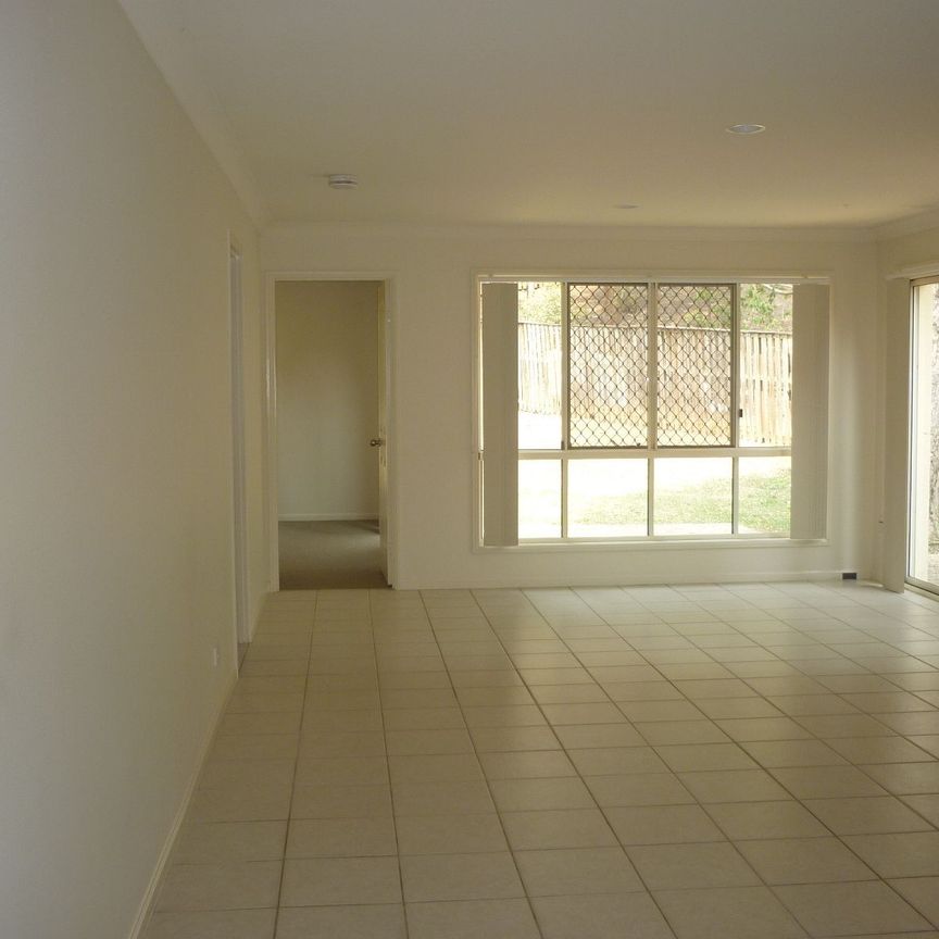 QUIET & PEACEFUL LOCATION!! Large Four (4) Bedroom Family Home in Quiet Cul de sac of Mudgeeraba - Photo 1