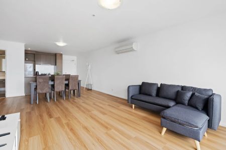 Spacious light filled furnished two bedroom apartment with views! - Photo 2